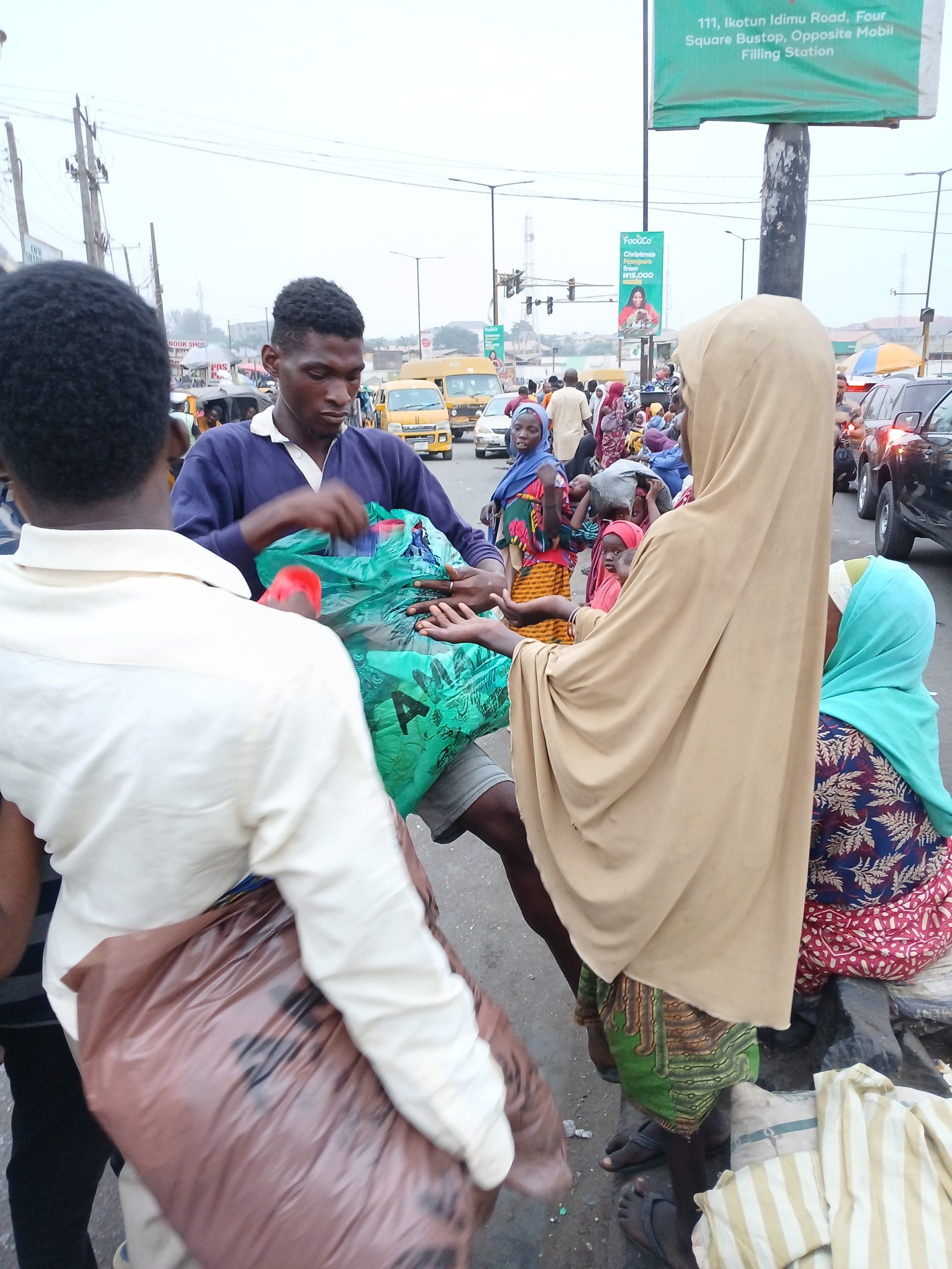 Gooddeeds network outreach ikotun lagos cloth the clothless